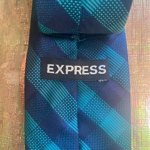 Express tie